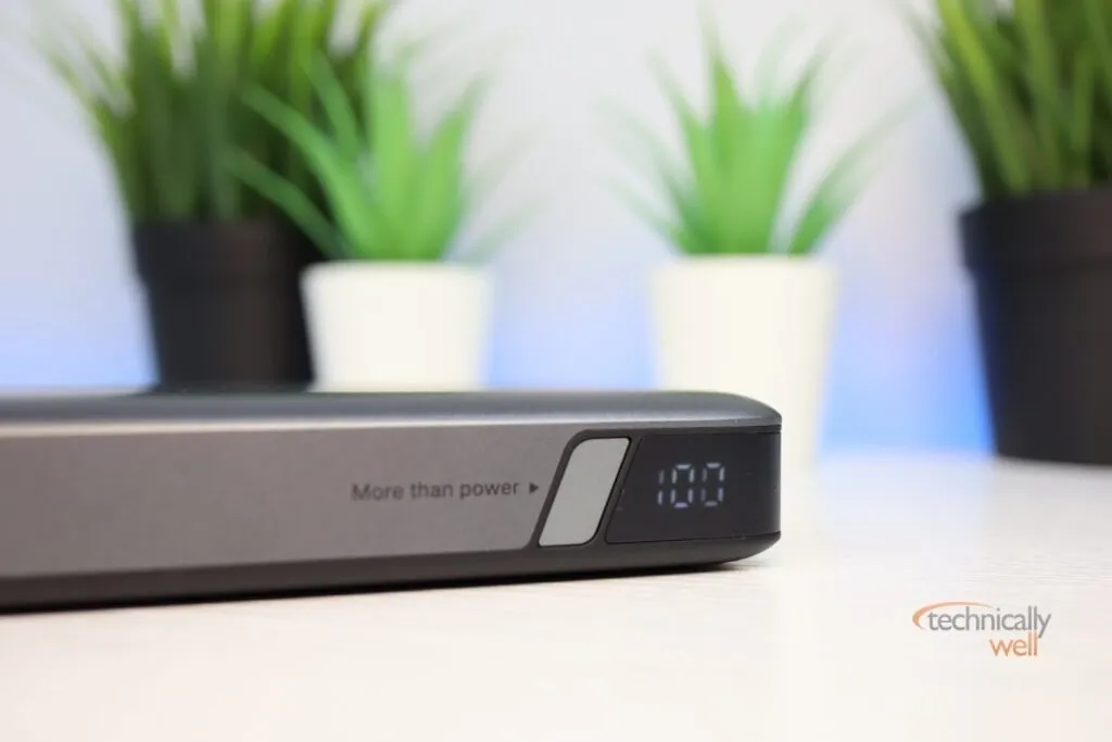 UGREEN 145w Power Bank digital display 