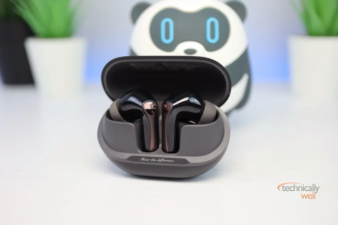 SoundPEATS Air5 Pro in charging case