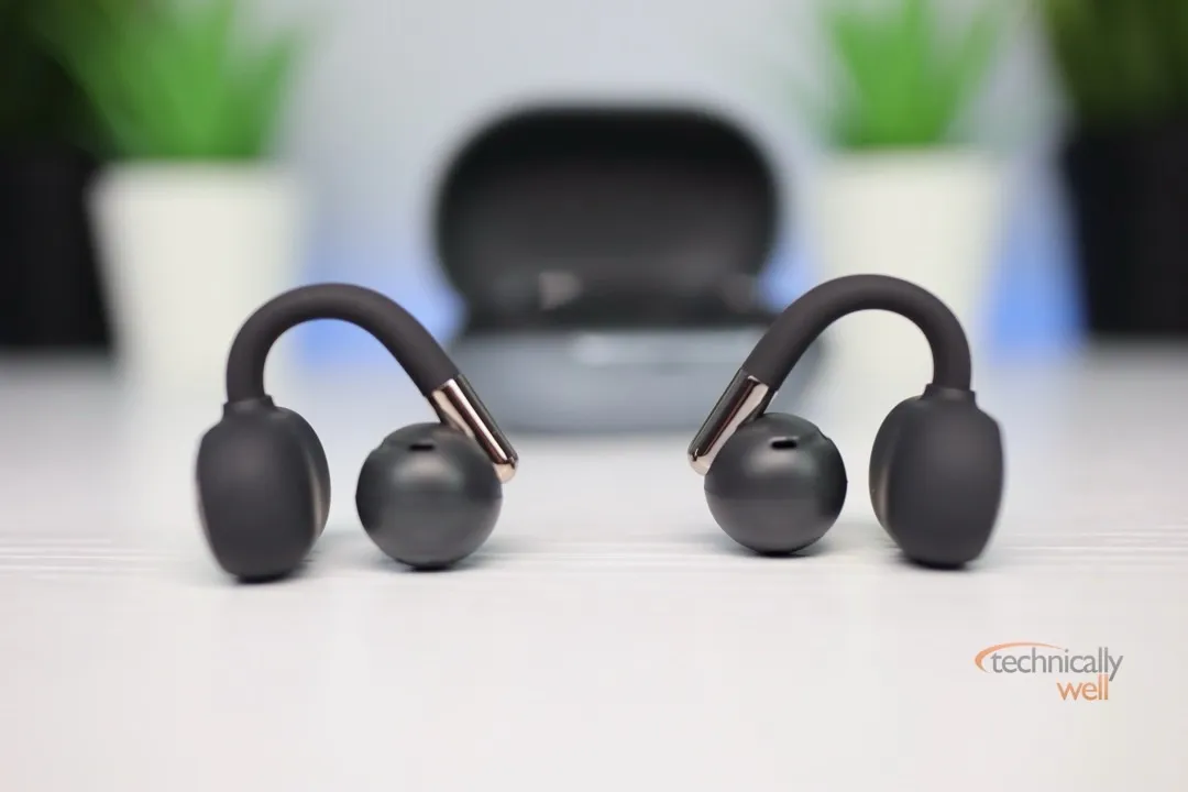 SoundPEATS Clip1 outside of case